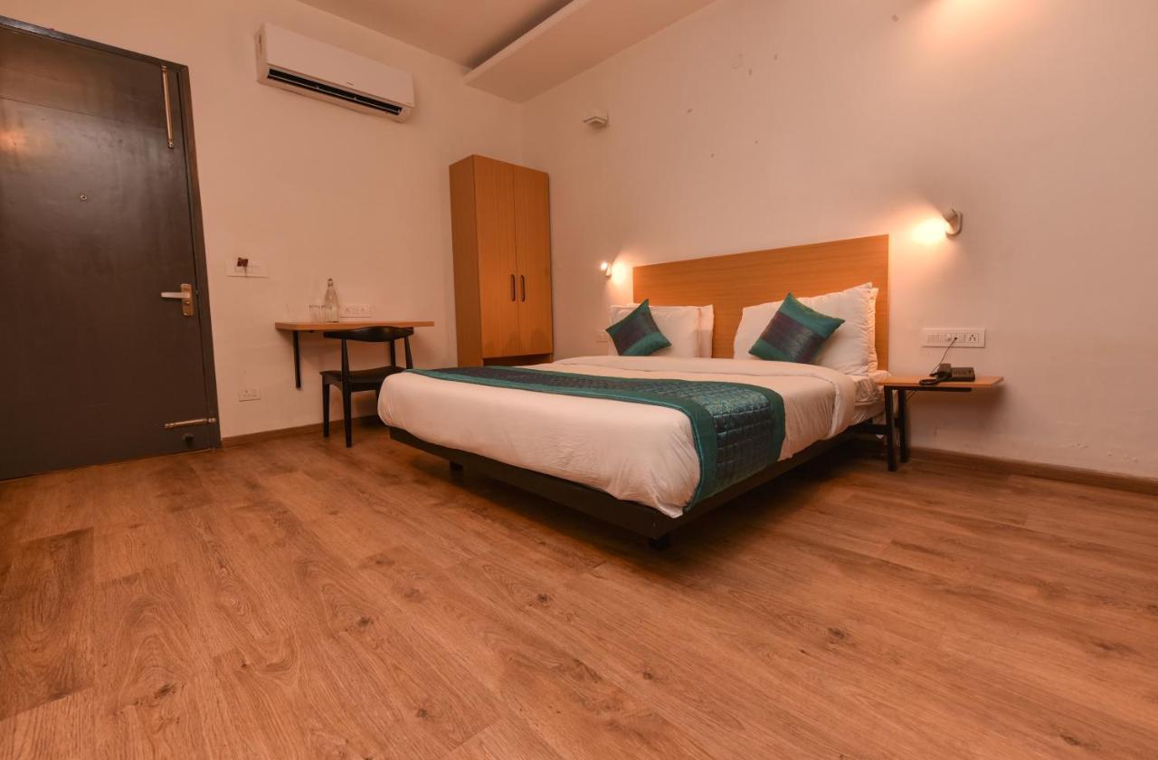 Hotel Admire Inn "Near Atal Chowk, Sector 15, Vasundhara" Ghaziabad Dış mekan fotoğraf